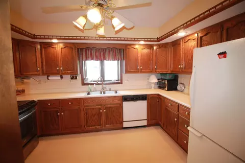 1712 Devonwood Dr, Springfield, IL 62704 photo 7
