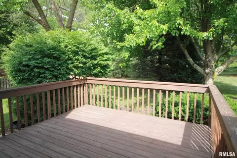 1712 Devonwood Dr, Springfield, IL 62704 photo 3