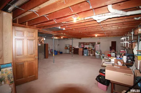 1712 Devonwood Dr, Springfield, IL 62704 photo 23