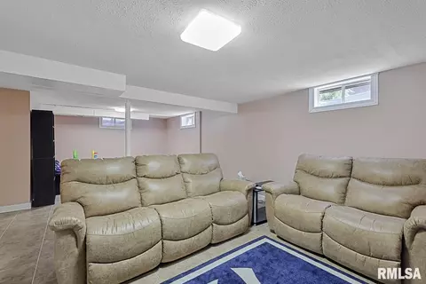 1912 Claremont Dr, Springfield, IL 62703 photo 21