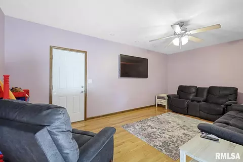 1912 Claremont Dr, Springfield, IL 62703 photo 10