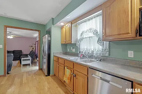 1912 Claremont Dr, Springfield, IL 62703 photo 8