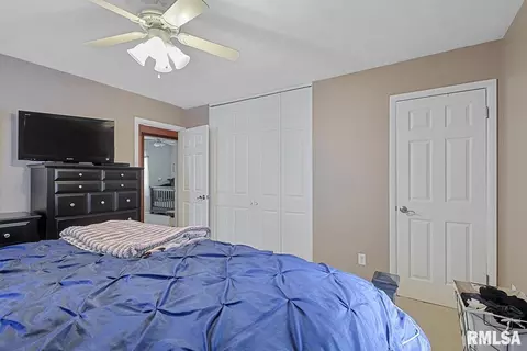 1912 Claremont Dr, Springfield, IL 62703 photo 14