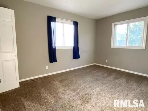 307 S Durkin Dr, Springfield, IL 62704 photo 8