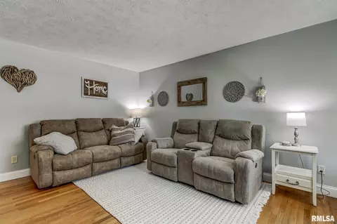 40 Melody Ln, Springfield, IL 62702 photo 4