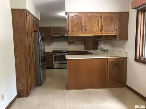 2504 Wydown Ave, Springfield, IL 62704 photo 4