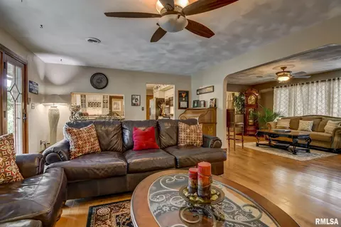 54 Frontier Lake Dr, Springfield, IL 62707 photo 4
