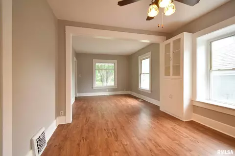 2355 Yale Blvd, Springfield, IL 62703 photo 3