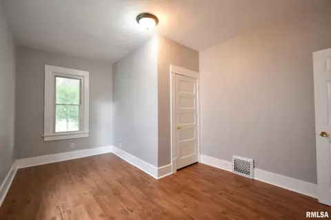 2355 Yale Blvd, Springfield, IL 62703 photo 6