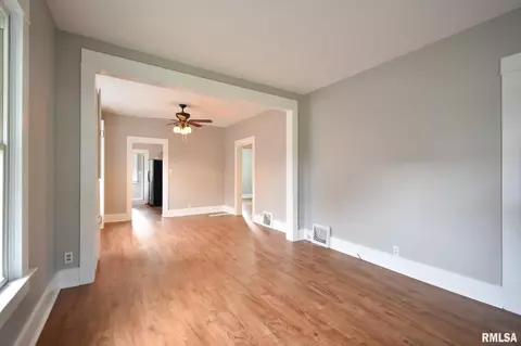 2355 Yale Blvd, Springfield, IL 62703 photo 2