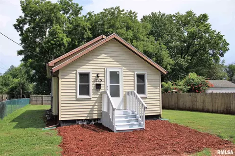 1715 Henry St, Springfield, IL 62702 photo 1