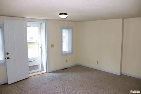 1715 Henry St, Springfield, IL 62702 photo 6