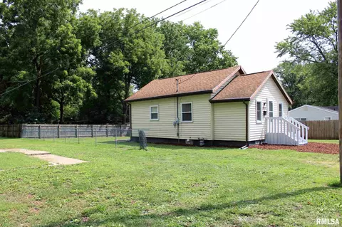 1715 Henry St, Springfield, IL 62702 photo 2