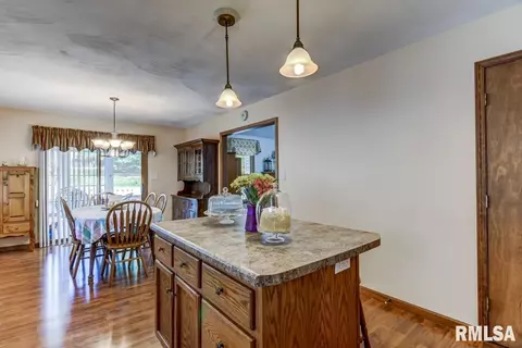 94 Amherst Dr, Springfield, IL 62702 photo 13
