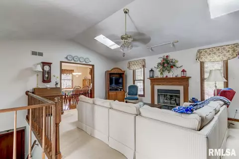 94 Amherst Dr, Springfield, IL 62702 photo 7
