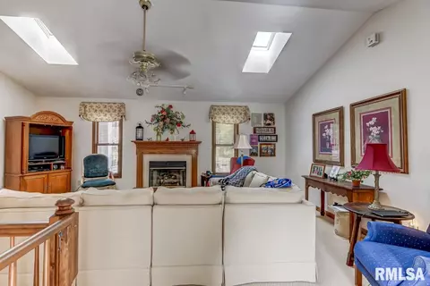94 Amherst Dr, Springfield, IL 62702 photo 6