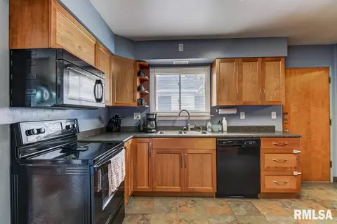 2939 S Douglas Ave, Springfield, IL 62704 photo 25
