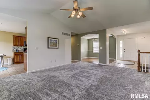 2817 Tanner Rd, Springfield, IL 62702 photo 6