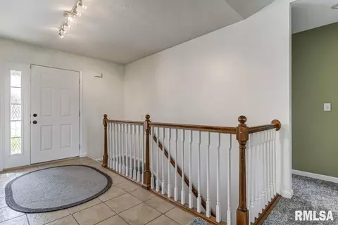 2817 Tanner Rd, Springfield, IL 62702 photo 2