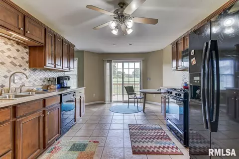 2817 Tanner Rd, Springfield, IL 62702 photo 8