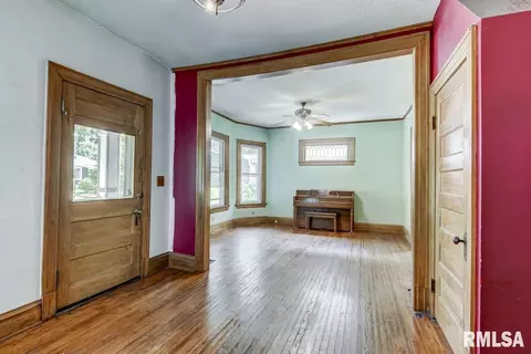835 S Douglas Ave, Springfield, IL 62704 photo 3