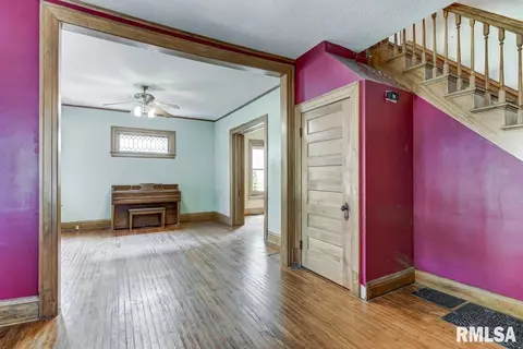 835 S Douglas Ave, Springfield, IL 62704 photo 5