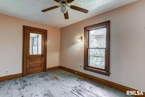 835 S Douglas Ave, Springfield, IL 62704 photo 20