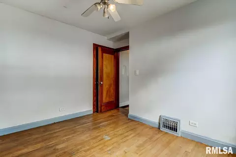 1100 W Iles Ave, Springfield, IL 62704 photo 14