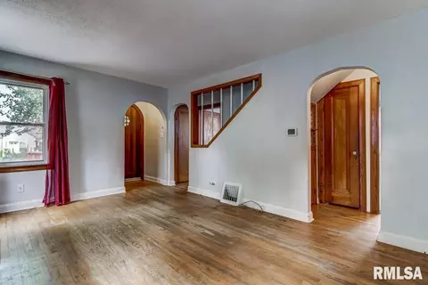 1100 W Iles Ave, Springfield, IL 62704 photo 4