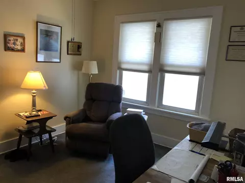2073 N 8th St, Springfield, IL 62702 photo 13