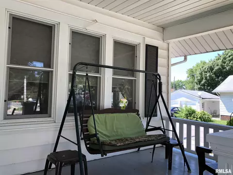 2073 N 8th St, Springfield, IL 62702 photo 3