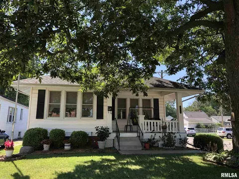 2073 N 8th St, Springfield, IL 62702 photo 1