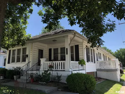 2073 N 8th St, Springfield, IL 62702 photo 2