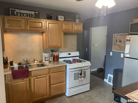 3027 S Thayer St, Springfield, IL 62704 photo 6