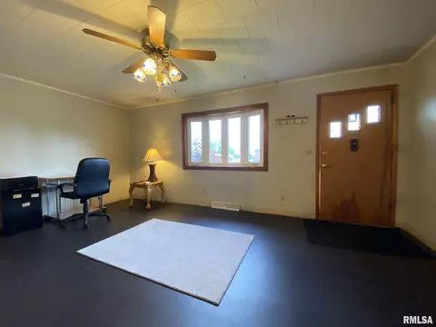 409 E Woods St, Avon, IL 61415 photo 15
