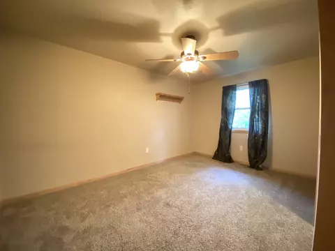 409 E Woods St, Avon, IL 61415 photo 28