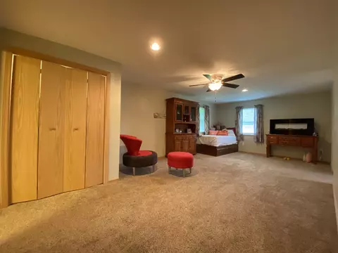 409 E Woods St, Avon, IL 61415 photo 31