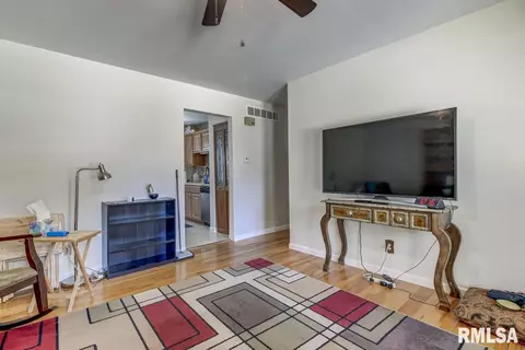 33 Villanova Dr, Springfield, IL 62703 photo 4