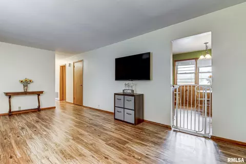 7 Verna Dr, Springfield, IL 62702 photo 6