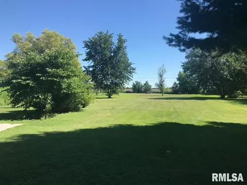 414 Walnut St, Dawson, IL 62520 photo 3