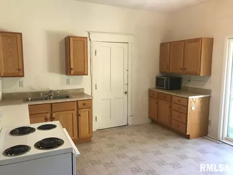 414 Walnut St, Dawson, IL 62520 photo 5