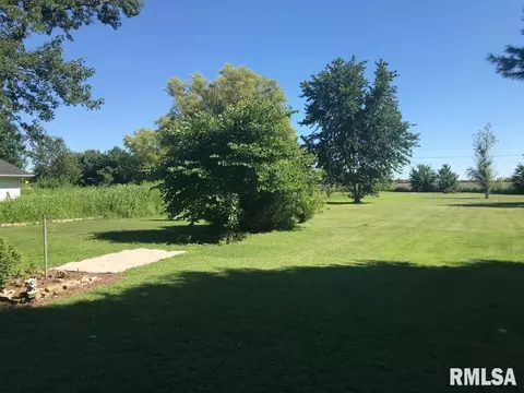 414 Walnut St, Dawson, IL 62520 photo 4