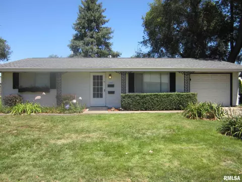 2405 Devonshire Rd, Springfield, IL 62703 photo 1