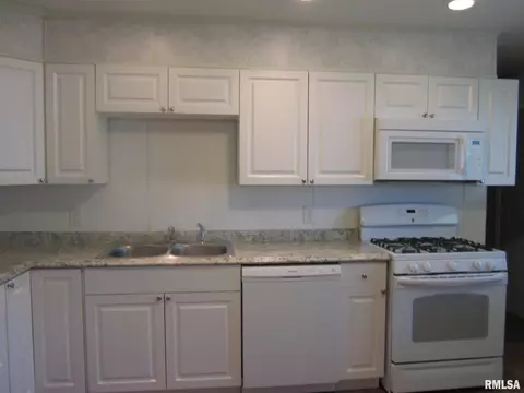 2405 Devonshire Rd, Springfield, IL 62703 photo 9