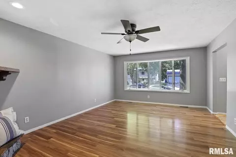 44 Lucerne Dr, Springfield, IL 62707 photo 3