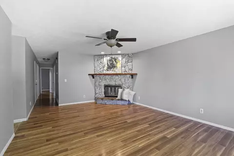 44 Lucerne Dr, Springfield, IL 62707 photo 2