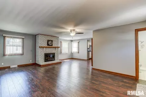 2900 S 3rd St, Springfield, IL 62703 photo 3