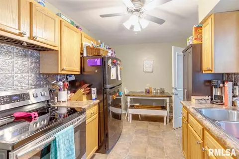 212 N Illinois St, Springfield, IL 62702 photo 8