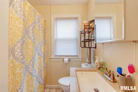 212 N Illinois St, Springfield, IL 62702 photo 16