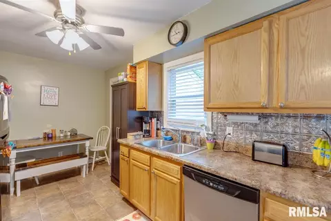 212 N Illinois St, Springfield, IL 62702 photo 9